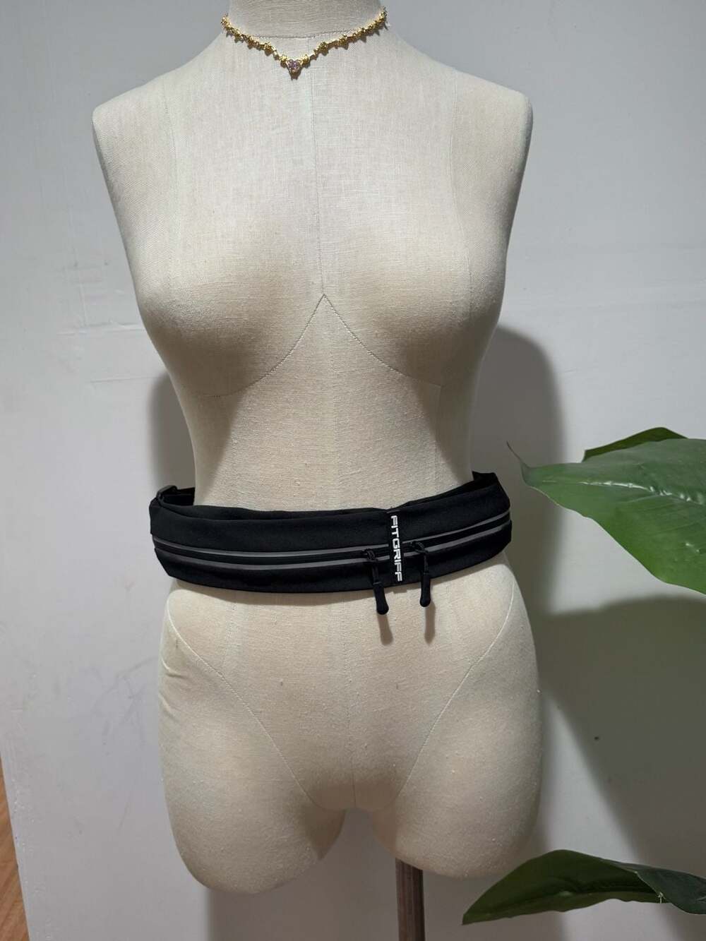 FITGRIFF Running Belt Waist Pack Black Adjustable Fitness Travel Pouch